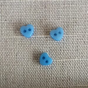 6mm blå 2 hålsknapp Hjärta