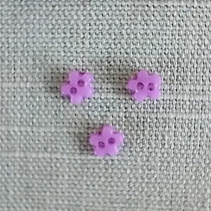 6mm lila 2 hålsknapp Blomma