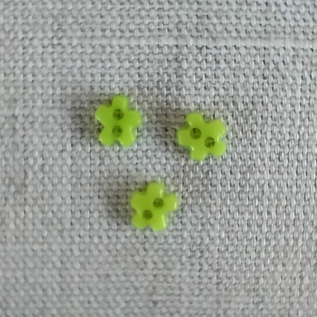 6mm lime 2 hålsknapp Blomma