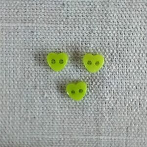 6mm lime 2 hålsknapp Hjärta