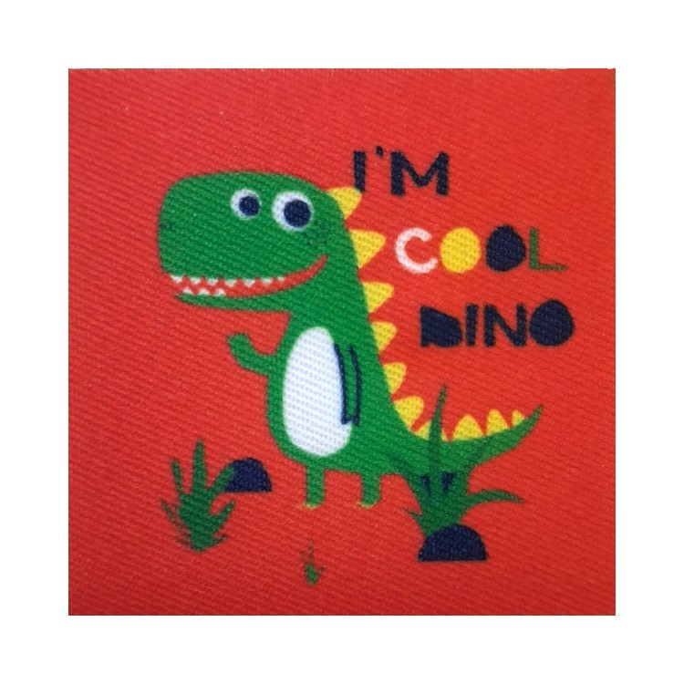 2. Laglapp Dinosaurie röd fyrkant 5,5 x 5,5cm